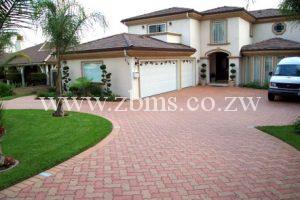 interlocking pavers driveway